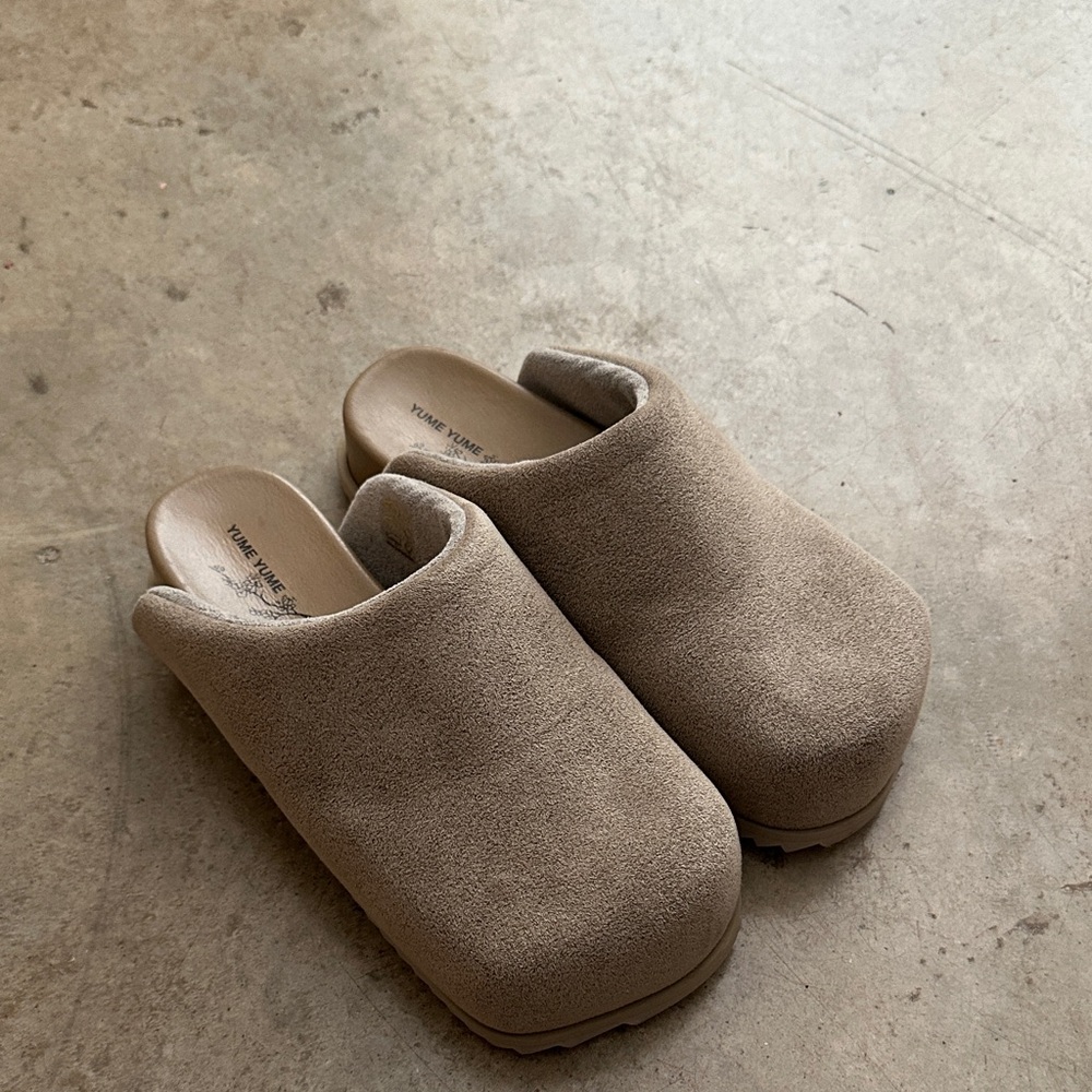 NEVER WORN Yume Yume clogs.